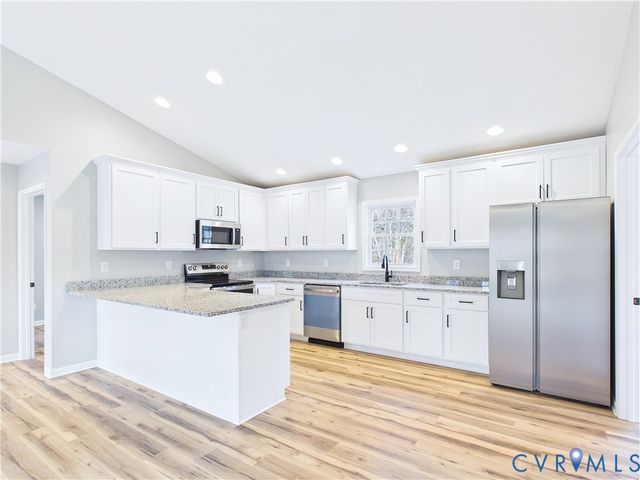 11 SPILLMAN Rd, Farmville, VA 23901