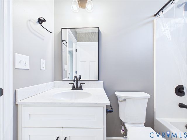 11 SPILLMAN Rd, Farmville, VA 23901