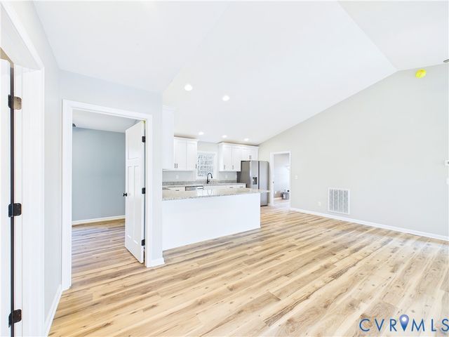 11 SPILLMAN Rd, Farmville, VA 23901