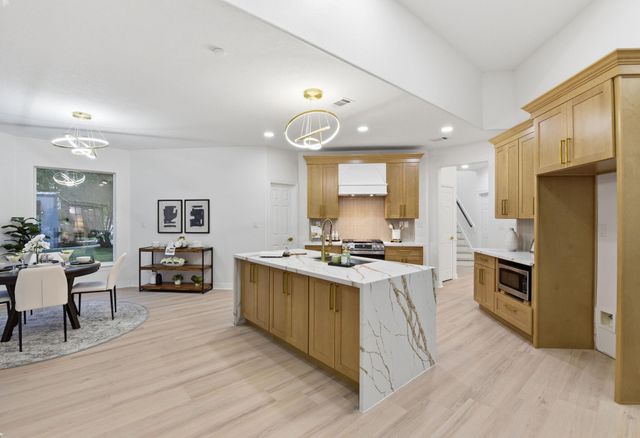 8001 Hills Parkway, Montgomery, TX 77316