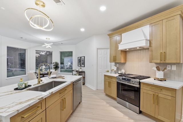 8001 Hills Parkway, Montgomery, TX 77316