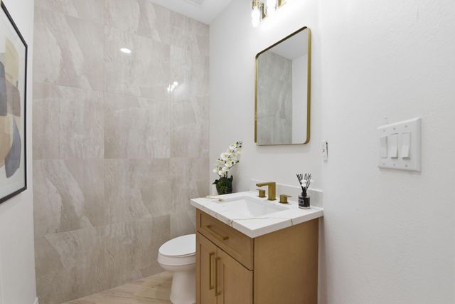 8001 Hills Parkway, Montgomery, TX 77316