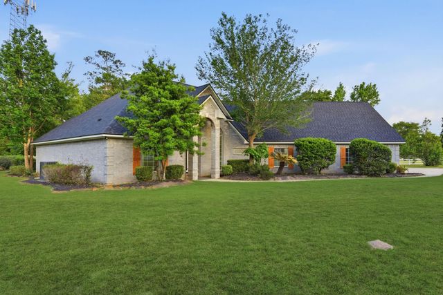 8001 Hills Parkway, Montgomery, TX 77316