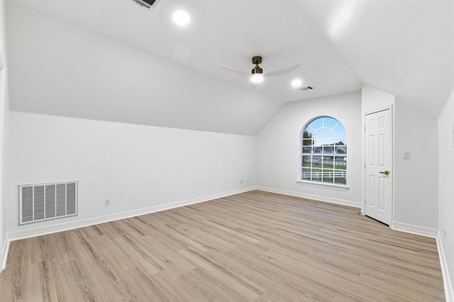 8001 Hills Parkway, Montgomery, TX 77316