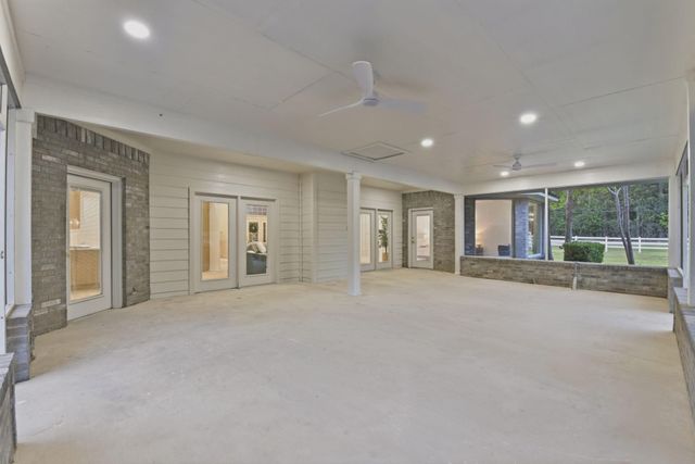 8001 Hills Parkway, Montgomery, TX 77316