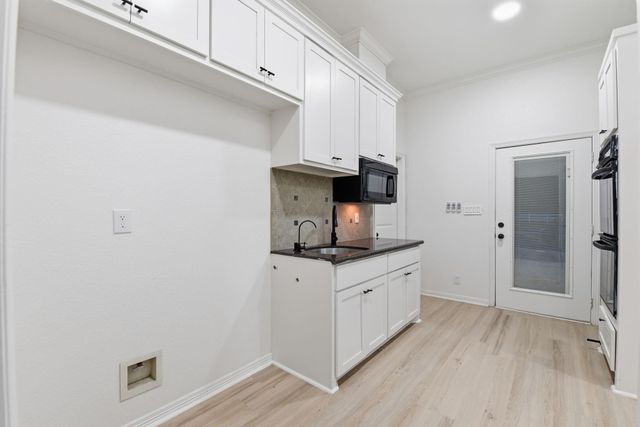 8001 Hills Parkway, Montgomery, TX 77316