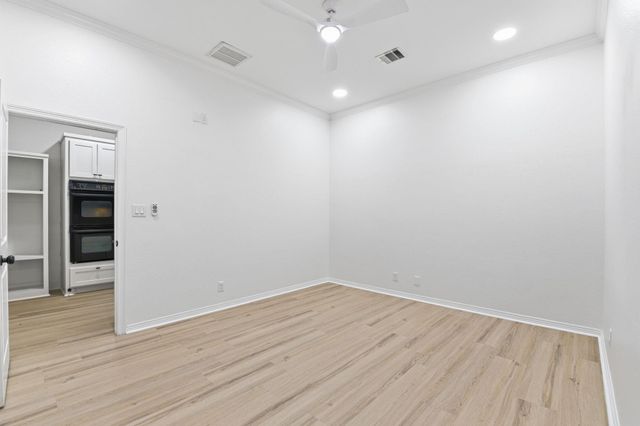 8001 Hills Parkway, Montgomery, TX 77316