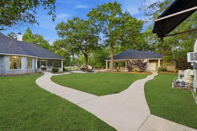 8001 Hills Parkway, Montgomery, TX 77316