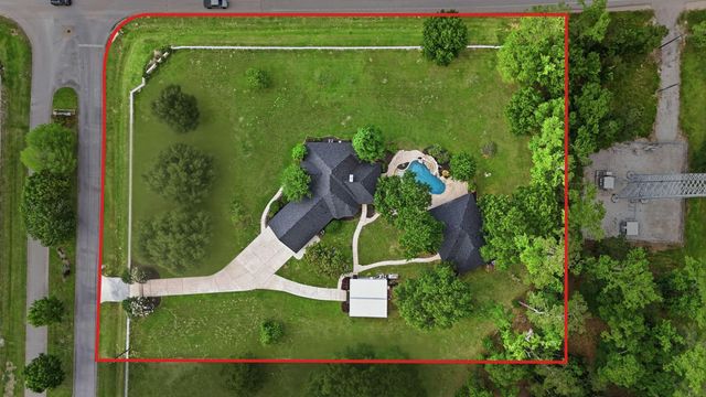 8001 Hills Parkway, Montgomery, TX 77316