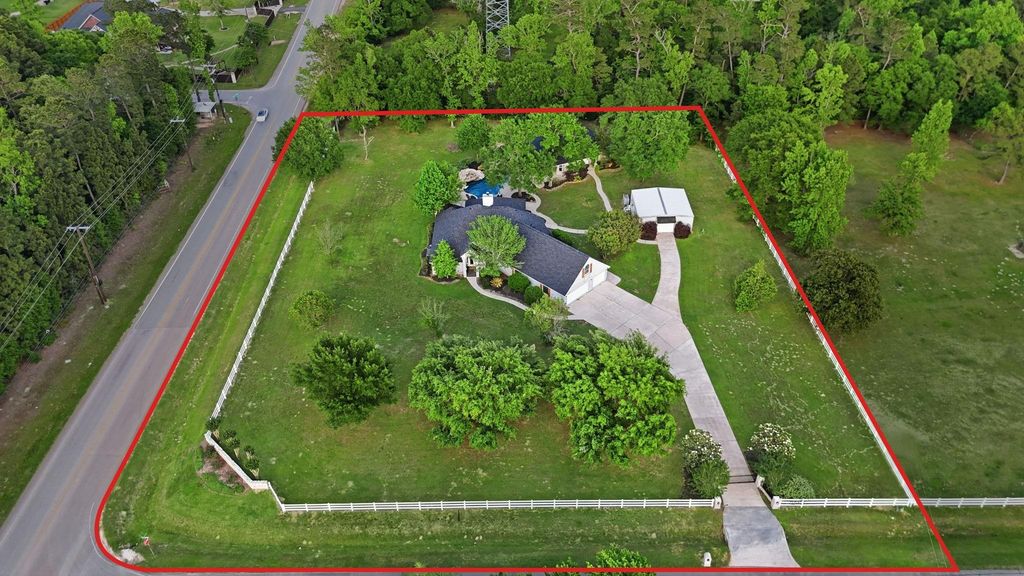 8001 Hills Parkway, Montgomery, TX 77316