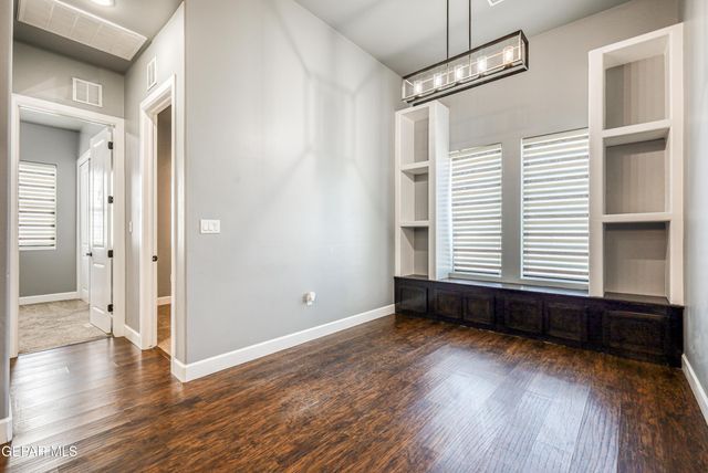 301 RIO DE JAZMIN Circle, El Paso, TX 79932