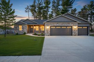 1622 Elderberry Street SE, Demotte, IN 46310