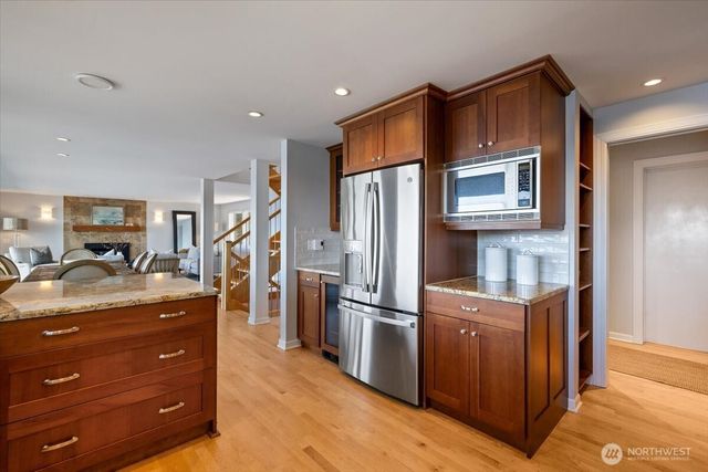 16733 Maplewild Avenue SW, Burien, WA 98166