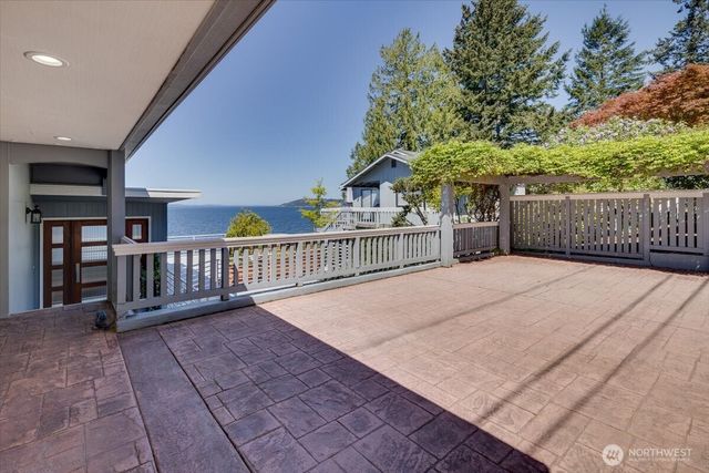 16733 Maplewild Avenue SW, Burien, WA 98166