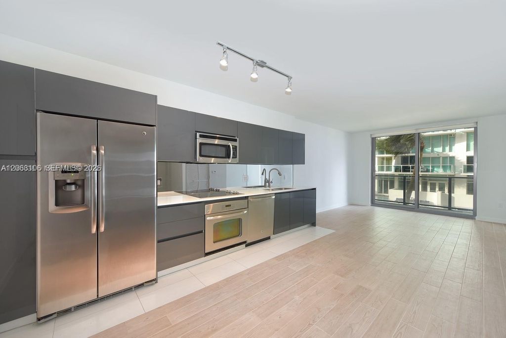 31 SE 6th Street 406, Miami, FL 33131