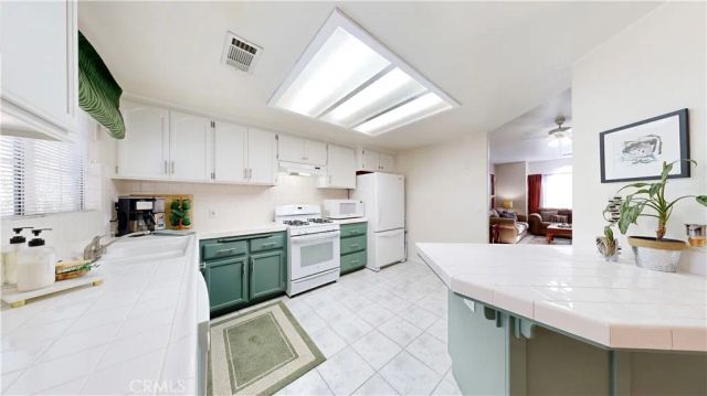 15640 Lime, Hesperia, CA 92345