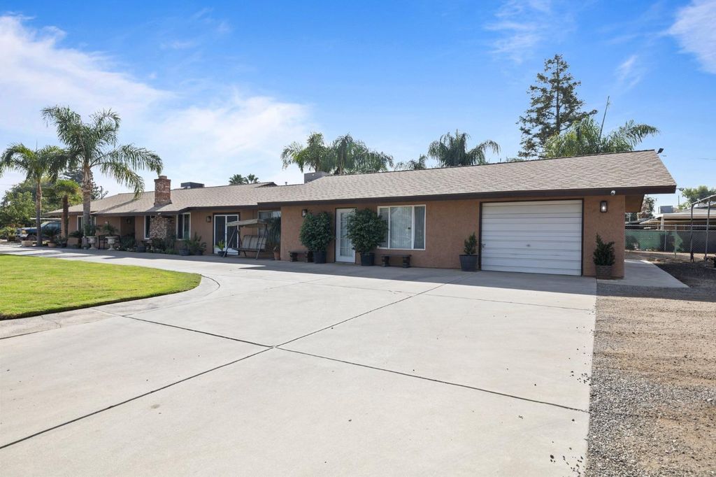 Image 1 of property listing at 4765 W Shields Avenue, Fresno, CA 93722
