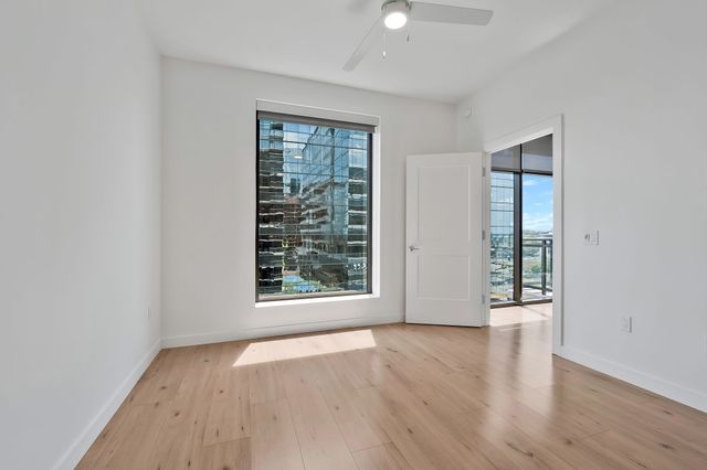 1212 Demonbreun St Apt 1002, Nashville, TN 37203