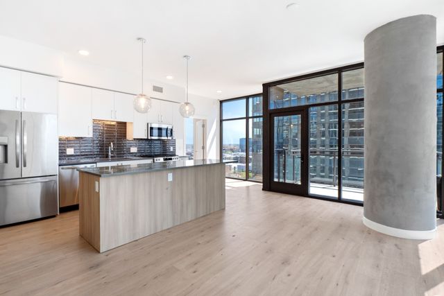 1212 Demonbreun St Apt 1002, Nashville, TN 37203