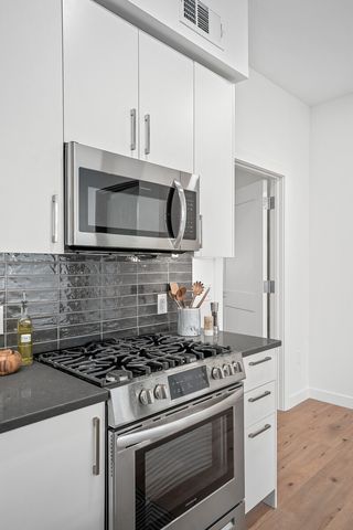 1212 Demonbreun St Apt 1002, Nashville, TN 37203