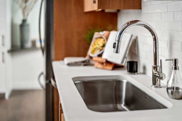 1212 Demonbreun St Apt 1002, Nashville, TN 37203