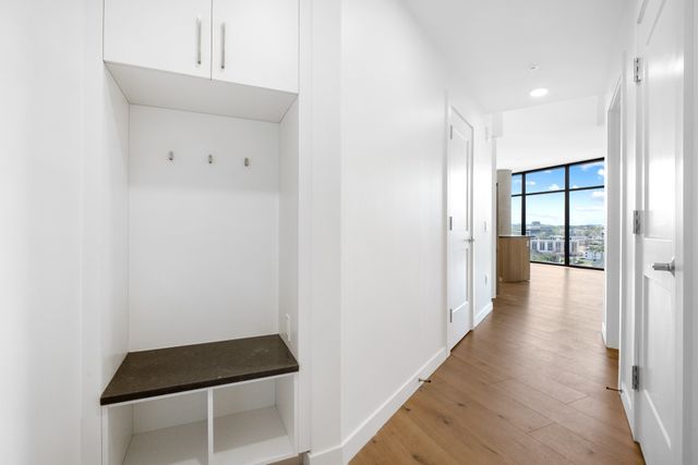 1212 Demonbreun St Apt 1002, Nashville, TN 37203