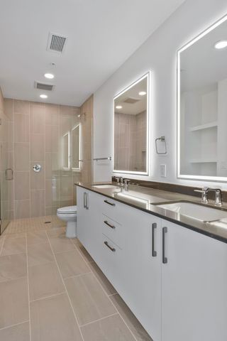 1212 Demonbreun St Apt 1002, Nashville, TN 37203
