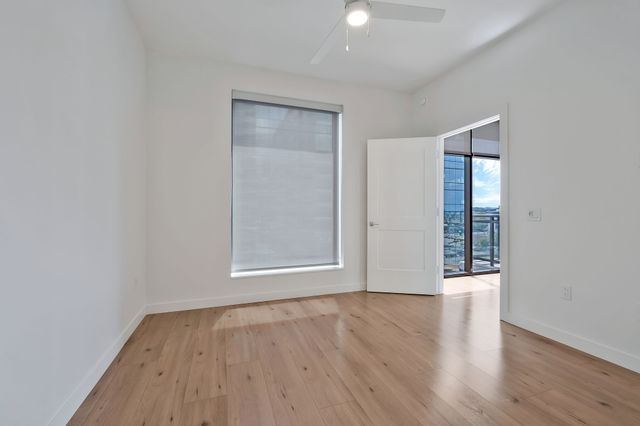 1212 Demonbreun St Apt 1002, Nashville, TN 37203
