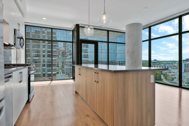 1212 Demonbreun St Apt 1002, Nashville, TN 37203