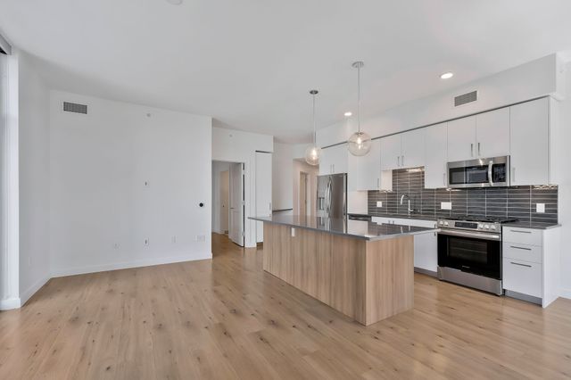 1212 Demonbreun St Apt 1002, Nashville, TN 37203