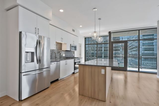 1212 Demonbreun St Apt 1002, Nashville, TN 37203