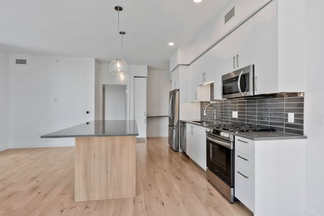 1212 Demonbreun St Apt 1002, Nashville, TN 37203