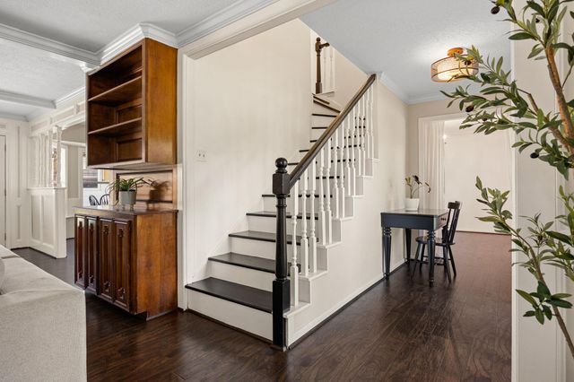 6611 Sutter Park Lane, Houston, TX 77066