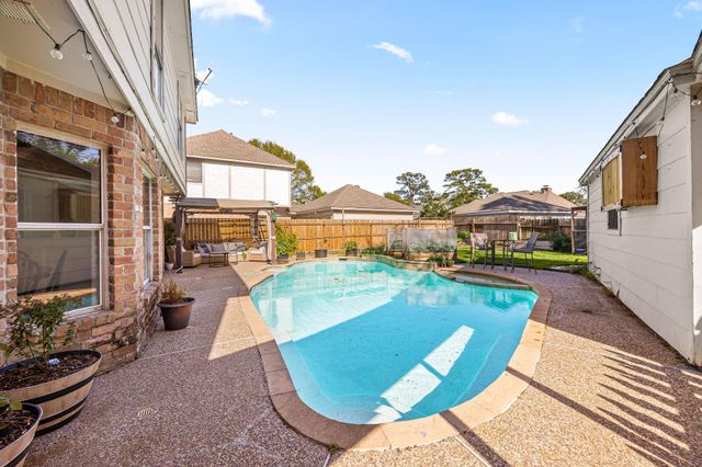 6611 Sutter Park Lane, Houston, TX 77066