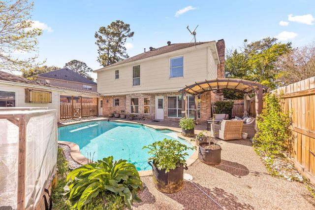 6611 Sutter Park Lane, Houston, TX 77066