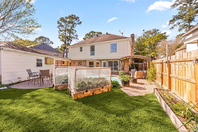 6611 Sutter Park Lane, Houston, TX 77066