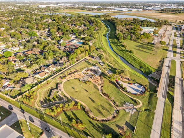 6611 Sutter Park Lane, Houston, TX 77066