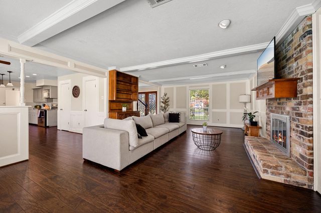 6611 Sutter Park Lane, Houston, TX 77066