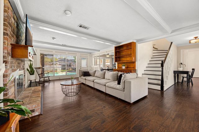 6611 Sutter Park Lane, Houston, TX 77066