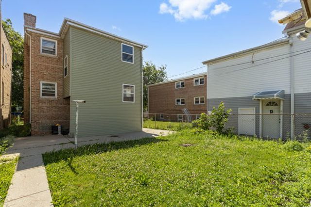 2166 N Moody Avenue, Chicago, IL 60639