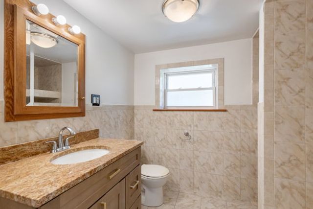 2166 N Moody Avenue, Chicago, IL 60639