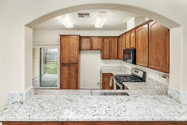 215 Dagenham Court, Bakersfield, CA 93307