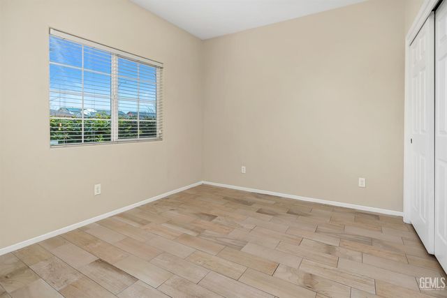 215 Dagenham Court, Bakersfield, CA 93307