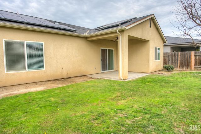 215 Dagenham Court, Bakersfield, CA 93307