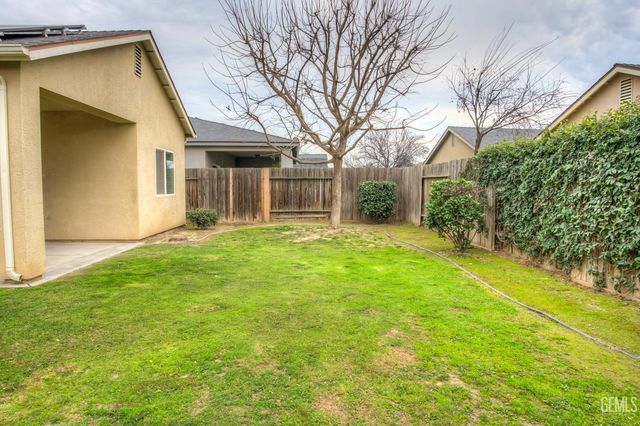 215 Dagenham Court, Bakersfield, CA 93307