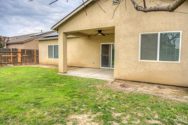 215 Dagenham Court, Bakersfield, CA 93307