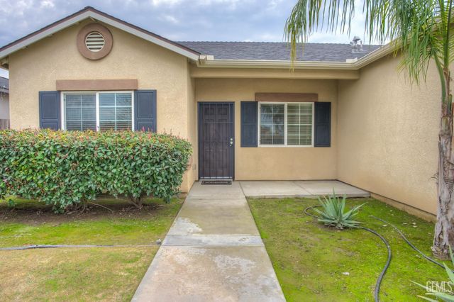 215 Dagenham Court, Bakersfield, CA 93307