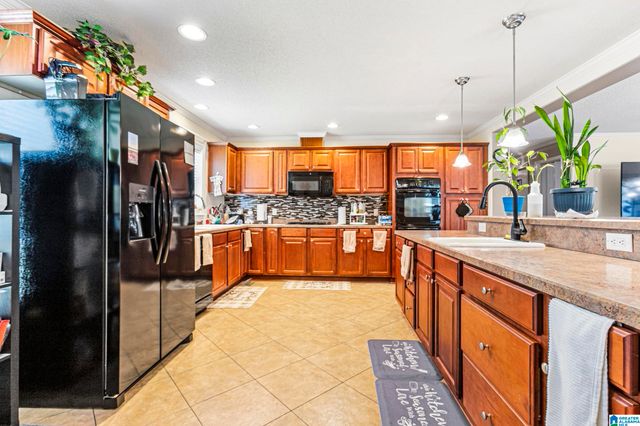 1102 WESTLAKE BOULEVARD, Bessemer, AL 35020