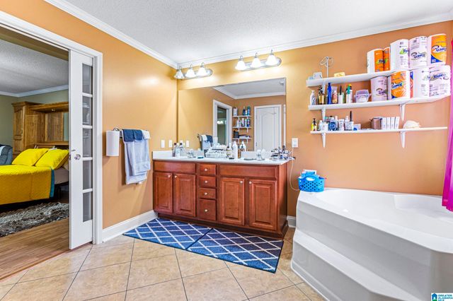 1102 WESTLAKE BOULEVARD, Bessemer, AL 35020