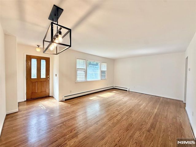 5 Mountain Avenue, Westwood, NJ 07675